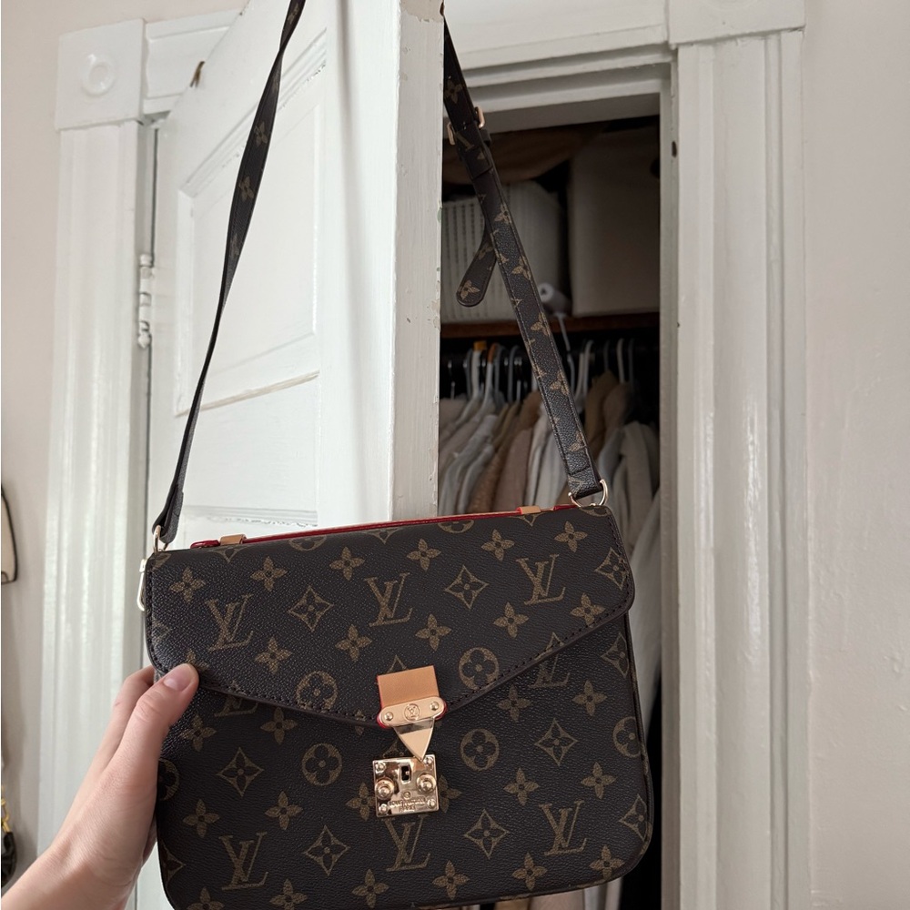 Louis Vuitton crossbody Bag